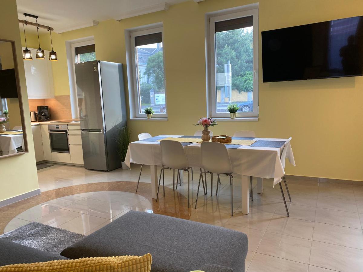 Nest1 Apartments Keszthely Ngoại thất bức ảnh